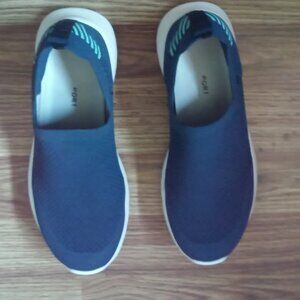 Kolili Casual Shoes Size 6.5 Dark Blue White Sole Worn Twice